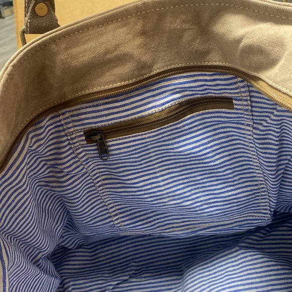 Clea Ray Pret-a-Porter French vintage inspired duffle bag.  NWT. 16”x14”x7” tote - Picture 10 of 10